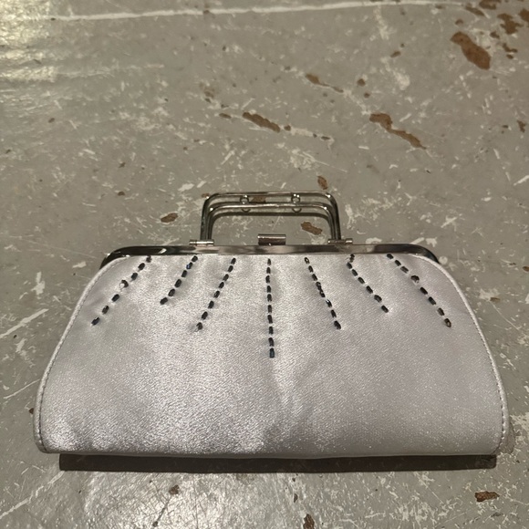 Designs Silver Clutch Bag - Picture 1 of 7